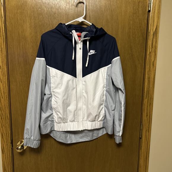 Nike size M women’s Jacket Windrunner Hooded Vented Running Golf Navy Gray B25 - Picture 2 of 12